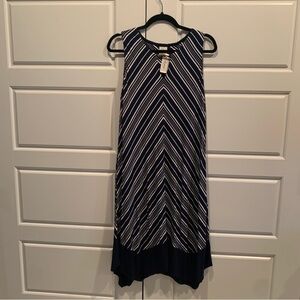 NWT Soma Sleeveless summery dress w/ pockets & handkerchief hem-Navy and white
